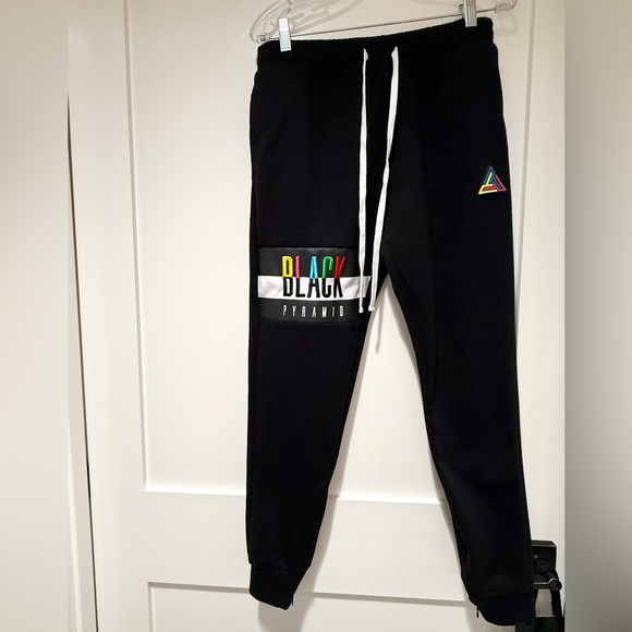 Black Pyramid Sweatpants, Size Large - Picture 3 of 7